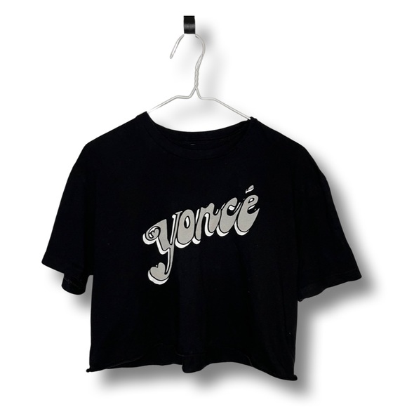 Beyonce Tops - Beyoncé On the Run II Tour Crop Top Size M/L